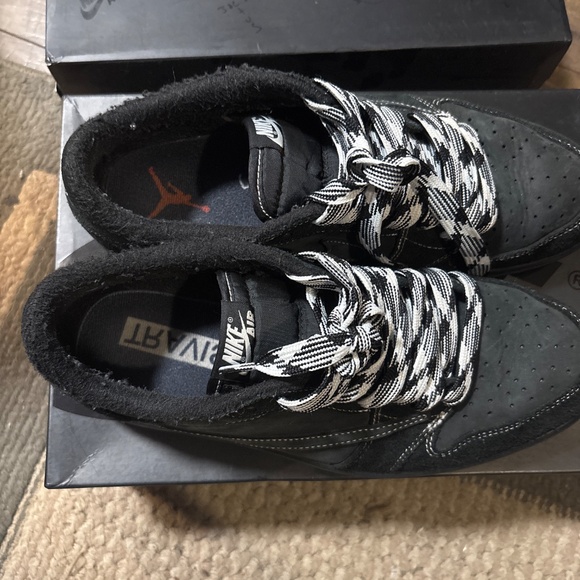 Authentic Travis Scott Phantom Black- Used Size 10.5 main image 4